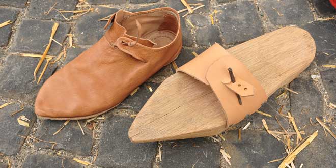 Reconstruccin calzado de la Edad Media