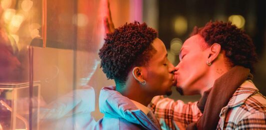 12 Datos curiosos de los besos | ¡Son beneficiosos para tu salud! curiosidades de los besos