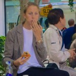 eructo comiendo