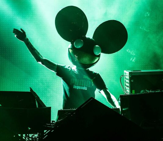 musicos enmascarados