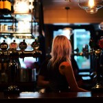 La policía británica asalta un pub en busca del Santo Grial