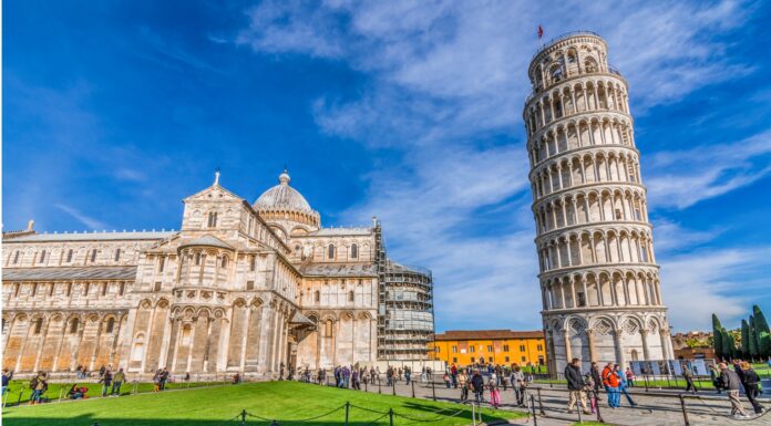 Por qué la torre de Pisa está inclinada