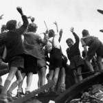 Los aviadores que lanzaron caramelos sobre Berlín en lugar de bombas