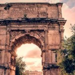 Arco de Tito (siglo I d.C.), Vía Sacra, Foro Romano, Roma.