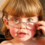 Los curiosos orígenes de los anteojos