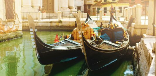 por que venecia esta sobre el agua