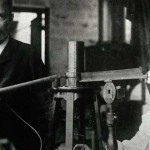 Pierre y Marie Curie en el laboratorio