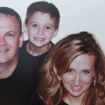 familia ojos rojos