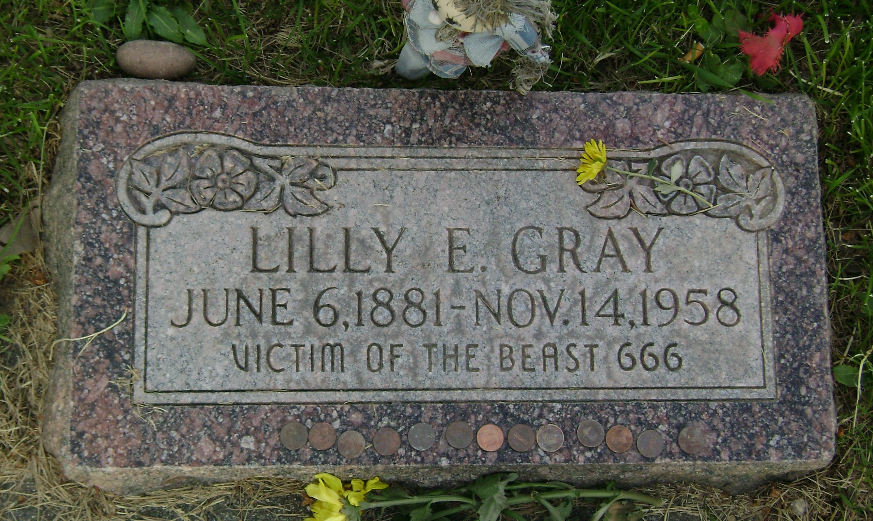 La inquietante tumba de Lilly E. Gray, víctima de la bestia