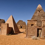 pirámide con templo