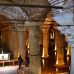 Las inquietantes Medusas de las cisternas de Estambul