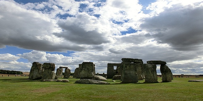 stonehenge-200578_640
