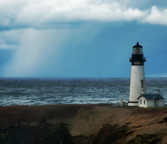 Las asombrosas historias de 3 faros embrujados