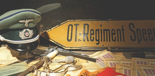 ¡El ayudante personal de Hitler y la mosca!