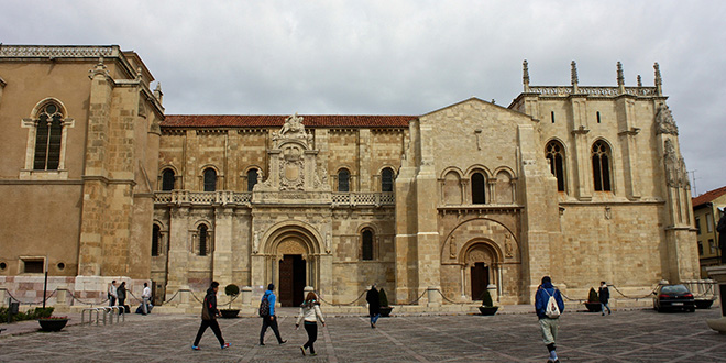 Basílica de San Isidoro, en León, donde el rey Alfonso IX convocó la Cura Regia