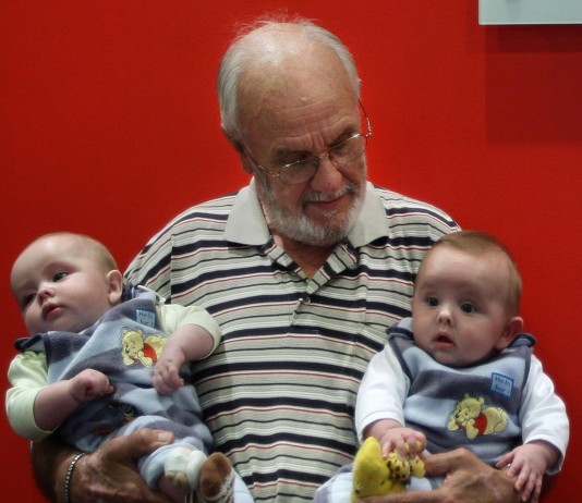 El hombre que salva millones de bebés con su sangre El hombre que salva millones de bebés con su sangre