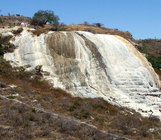 Conoce las espectaculares cascadas petrificadas de México