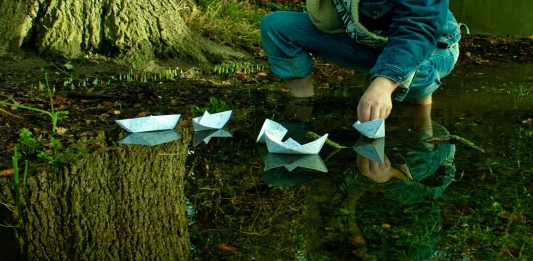 ¿Qué palabras predominan más en los idiomas? ¿Las tristes o las alegres? ¿Qué palabras predominan más en los idiomas? ¿Las tristes o las alegres?