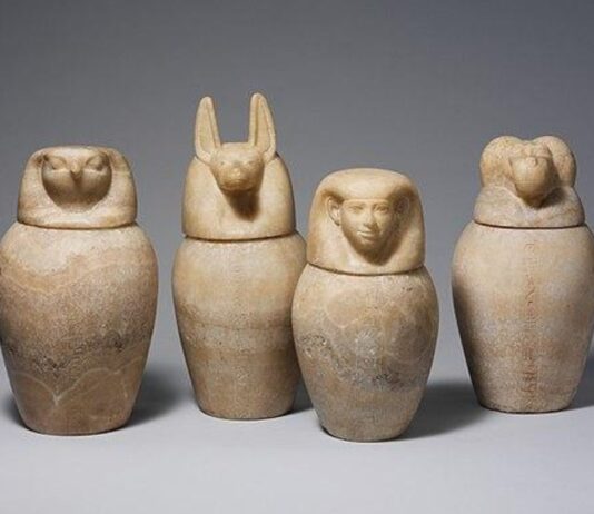 Vasos de Ramsés II