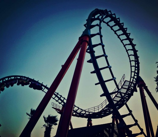 5 cosas que ocurren cuando subes a una montaña rusa 5 cosas que ocurren cuando subes a una montaña rusa