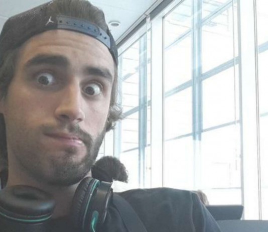 El atleta que solo se afeita media cara El atleta que solo se afeita media cara