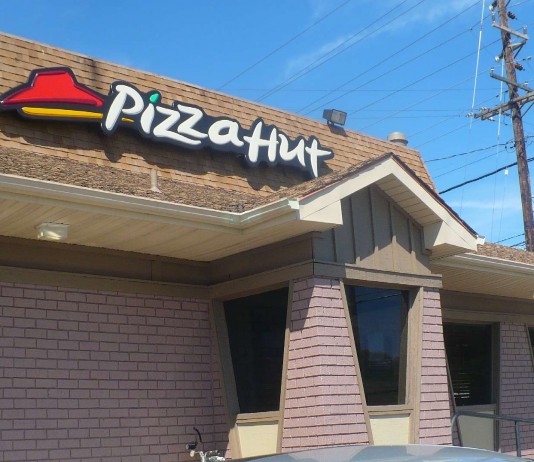 mujer salva la vida gracias a pizza hut