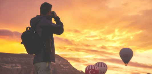 El hombre que viaja por todo el mundo casi gratis El hombre que viaja por todo el mundo casi gratis