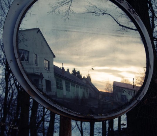 La historia del espejo embrujado de Muswell Hill, Londres La historia del espejo embrujado de Muswell Hill, Londres