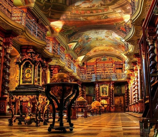 ¿Crees que Clementinum es la biblioteca más increíble del mundo? ¿Crees que Clementinum es la biblioteca más increíble del mundo?