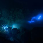 ¿Por qué el volcán Kawah Ijen expulsa lava azul?