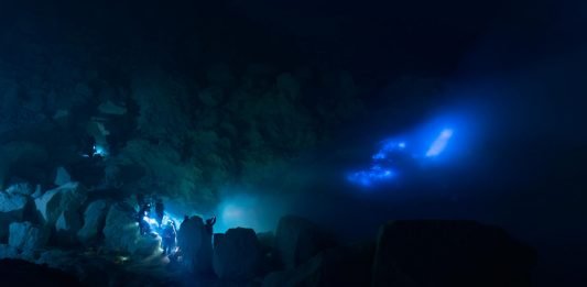 ¿Por qué el volcán Kawah Ijen expulsa lava azul? ¿Por qué el volcán Kawah Ijen expulsa lava azul?