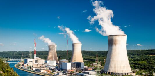 Desventajas de la energía nuclear | Las consecuencias de su uso Desventajas de la energía nuclear. Supercurioso.