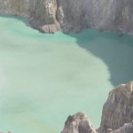 ¿Por qué el volcán Kawah Ijen expulsa lava azul?