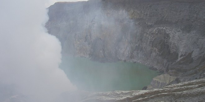 Kawah Ijen, volcán de lava azul
