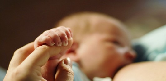 ¿Es posible amamantar con pechos «operados»? ¿Es posible amamantar con los pechos operados?