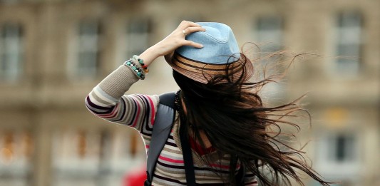 ¿Eres de los que les duele la cabeza cuando hace viento?