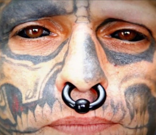 Eyeball Tatto: ¿Lo harías? ¡Impactante!