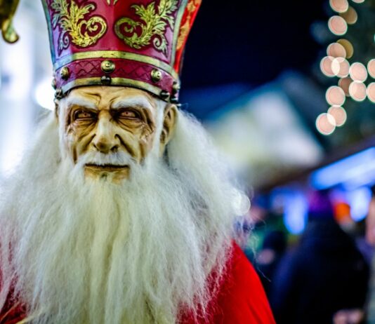 10 Monstruos de la Navidad | Seres oscuros y tenebrosos Monstruos de la Navidad