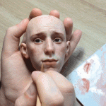 Artista crea caras munecos increiblemente realistas