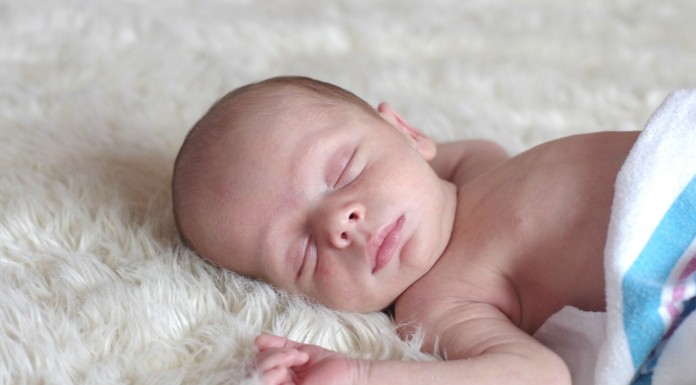 Dormir a un bebé en tan solo unos segundos, ¿imposible?
