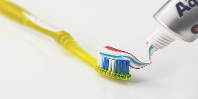 Cepillado de dientes para evitar mal aliento