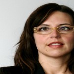 mujer bizca