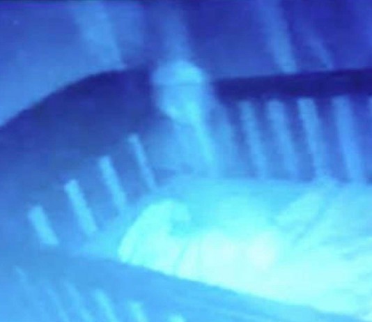 video viral fantasma vigila bebé