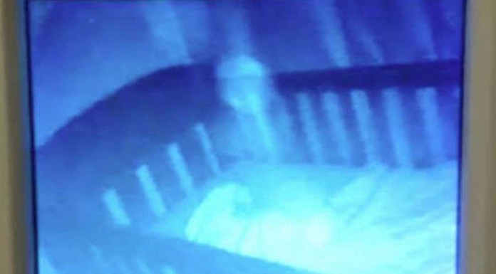 video viral fantasma vigila bebé