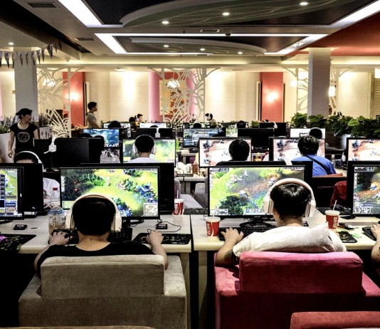 Adictos a los videojuegos en China usan pañales para "no levantarse"