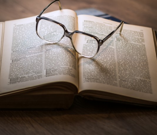 Dormirte leyendo un libro clave para fortalecer tu CEREBRO
