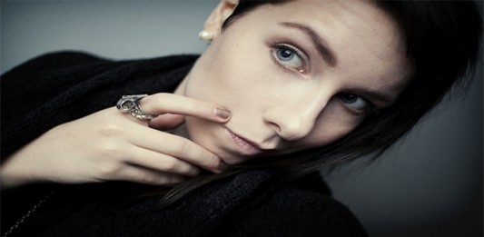 ¿Es malo reventar los granos de nuestro rostro?