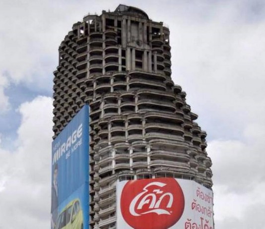 La torre fantasma: el rascacielo embrujado de Tailandia