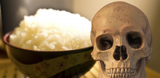 ¿Comer arroz frío podría ser letal?