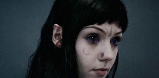 Grace Neutral: la chica que dice ser un alien atrapado en un cuerpo humano Grace Neutral la chica que dice ser un alienígena